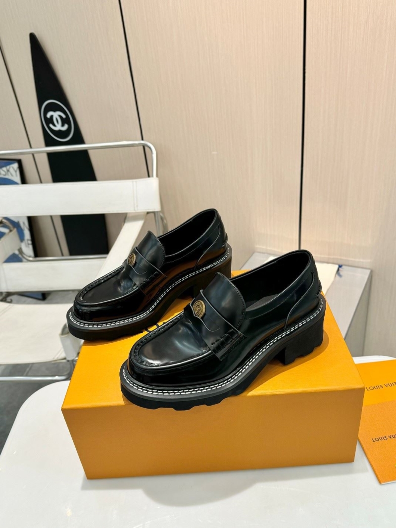 l0vis Vvtt0n loafers